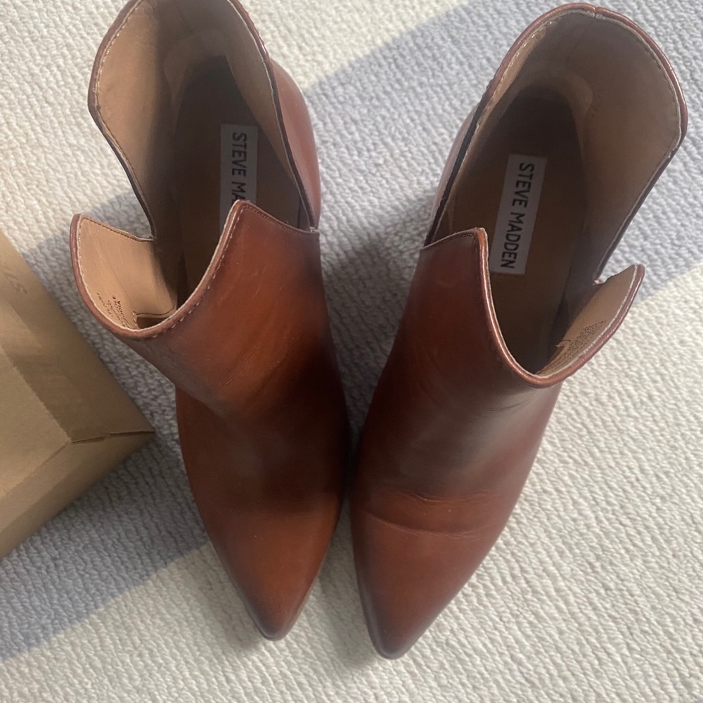 Steve Madden Booties - Picture 2 of 3